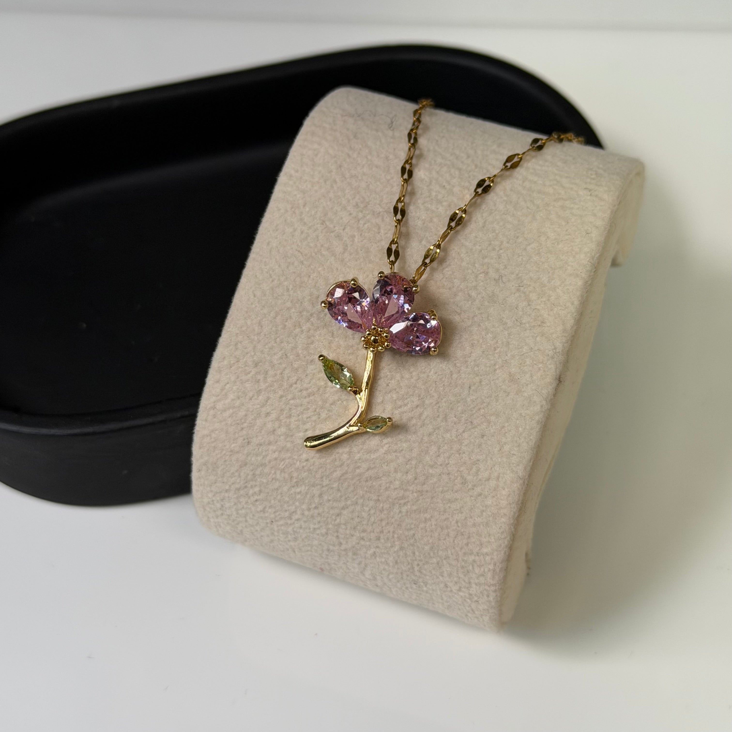 Floré Necklace