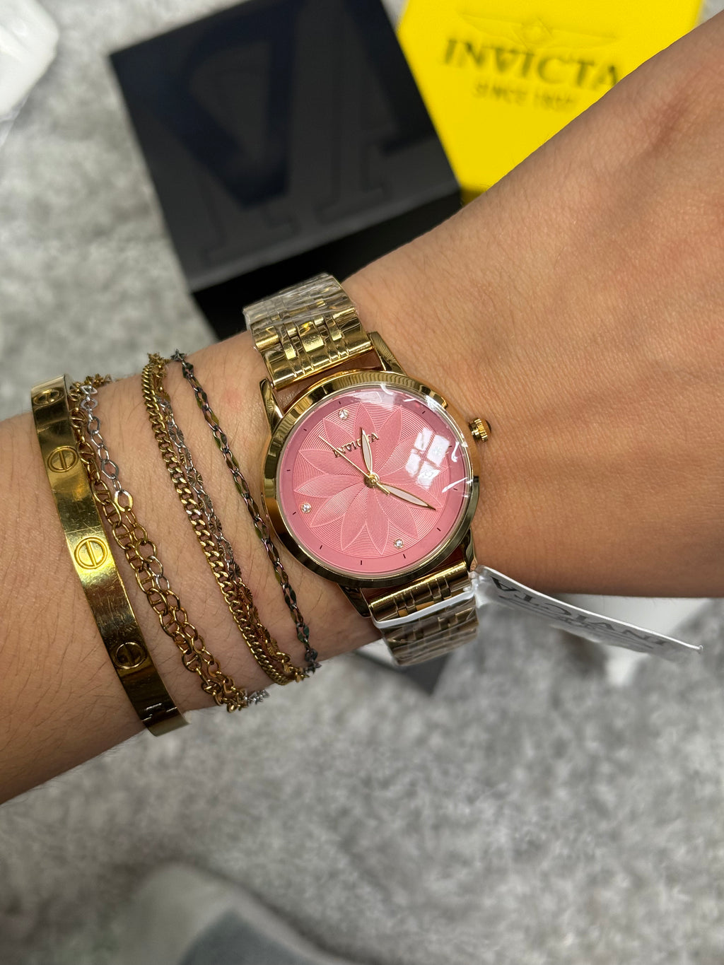 Invicta 34mm Women