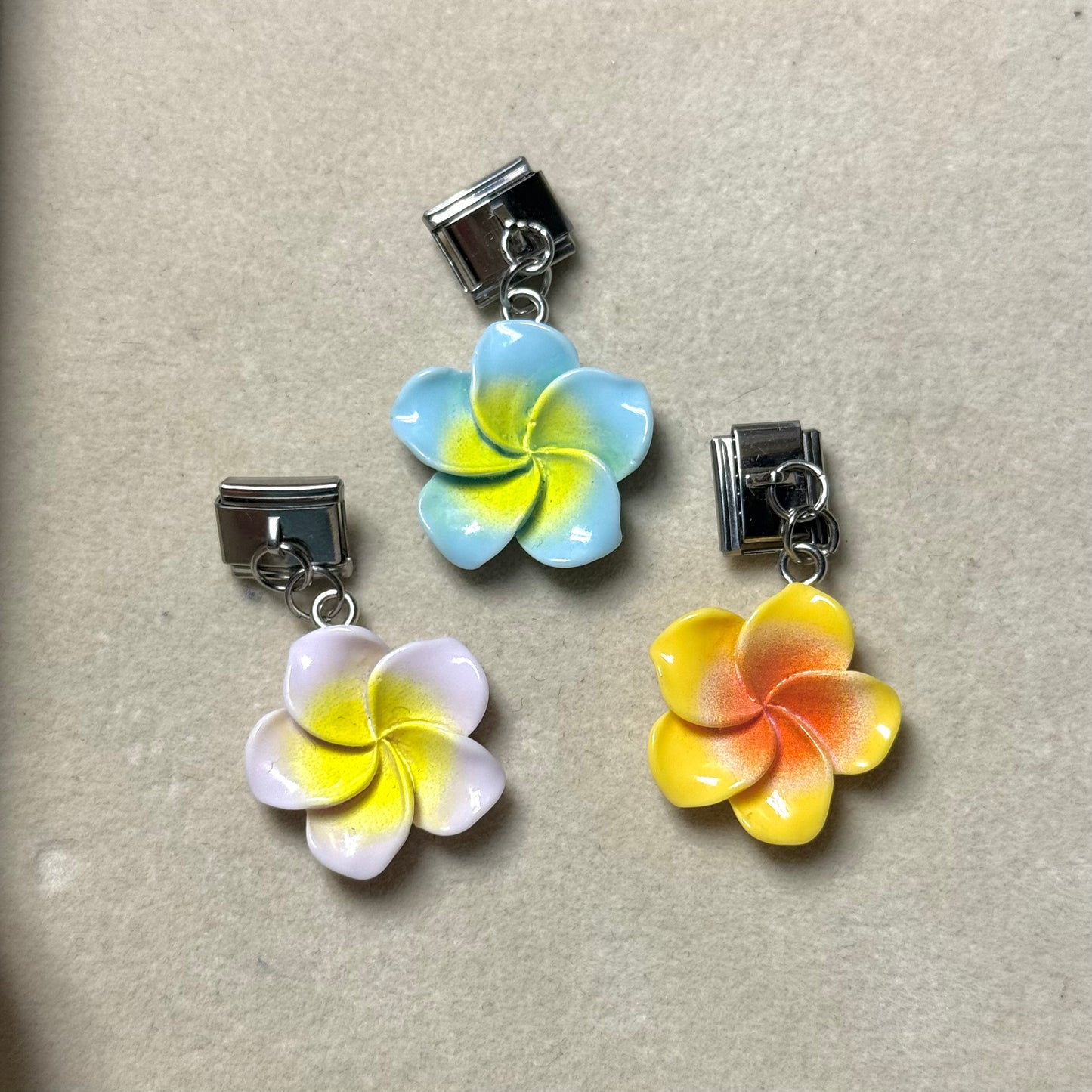 Charm Flowers