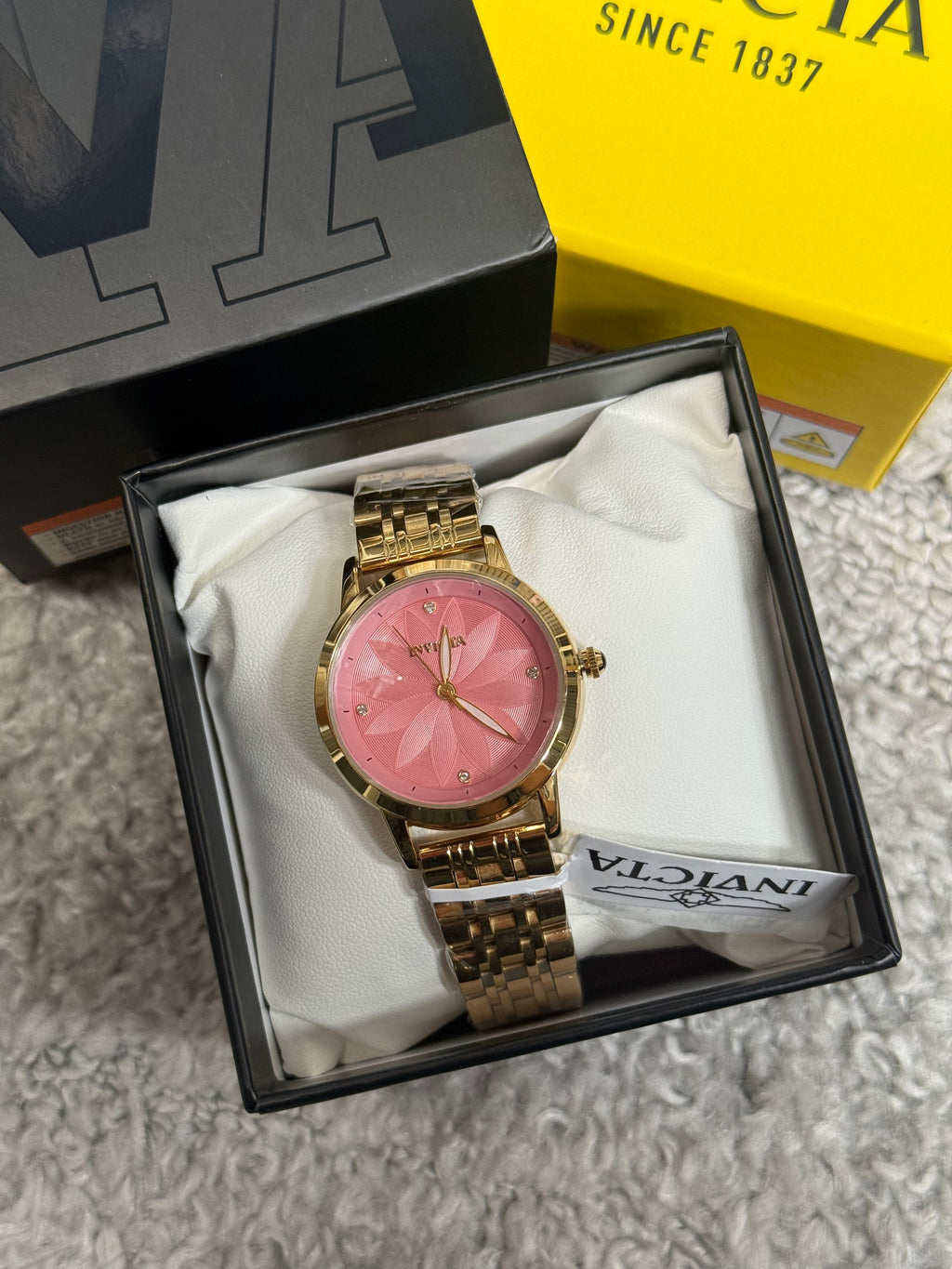 Invicta 34mm Women